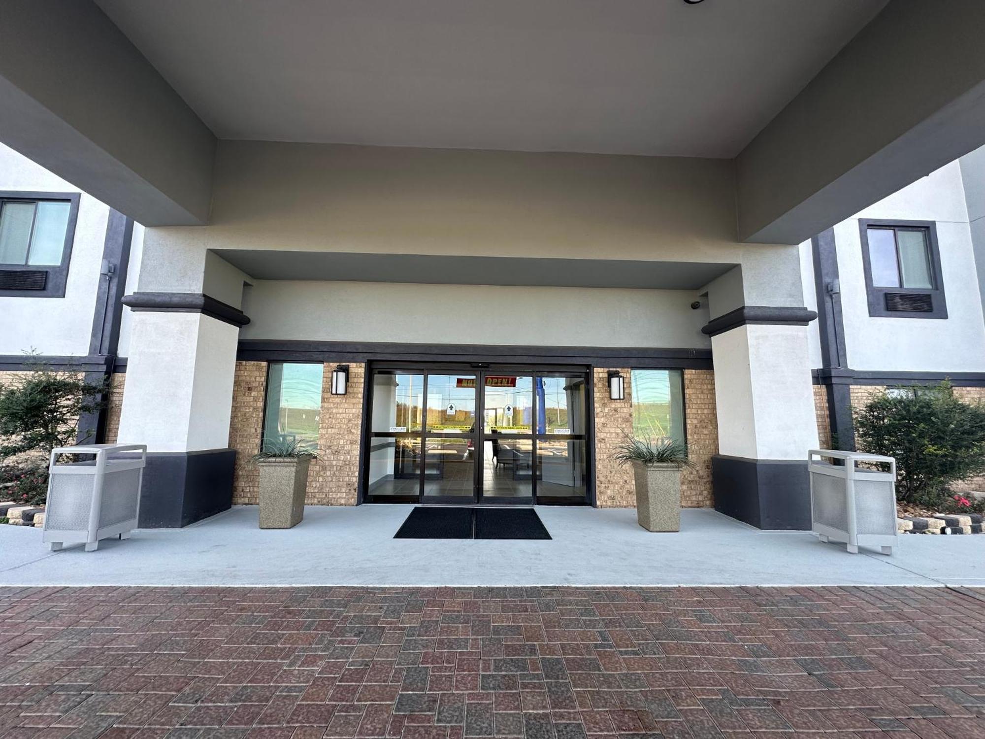 Best Western Plus Schulenburg Inn & Suites エクステリア 写真